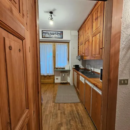 L'atelier Du Temps - Roseto Apartment Courmayeur
